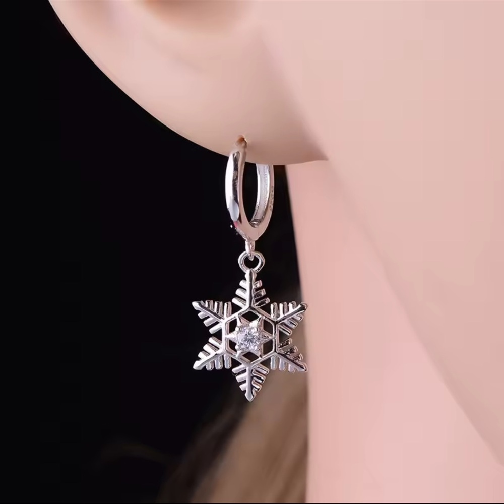 Anthropologie NEW Sterling Silver 925 Snowflake Earrings